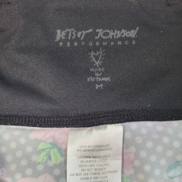BETSEY Johnson Rose Leggings. Size Medium. - Picture 8 of 8